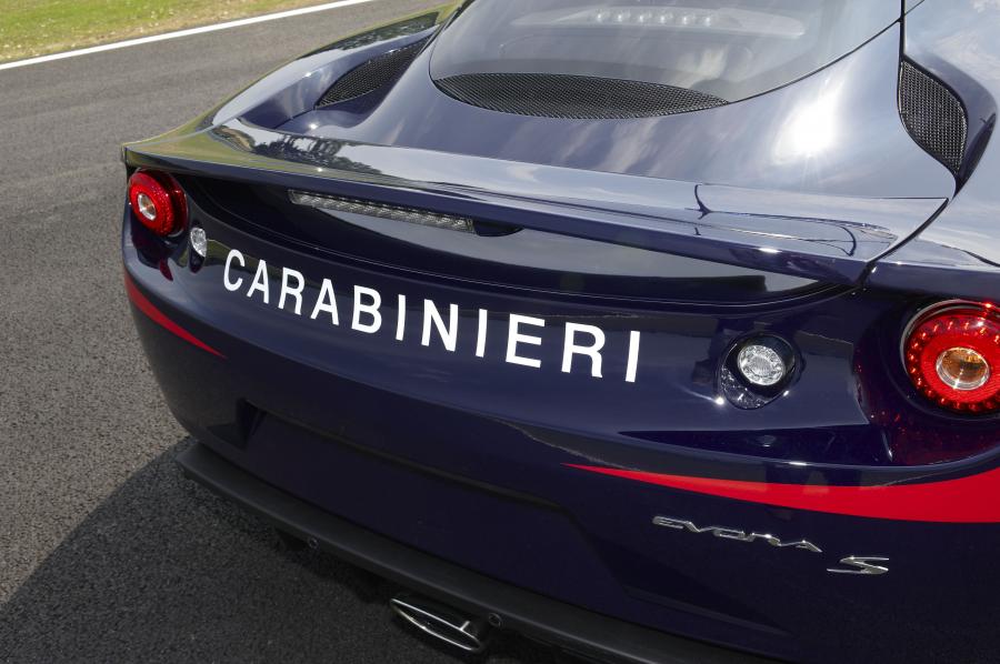 Детали экстерьера Lotus Evora S Carabinieri 2011 года  (фото 6 из 11)